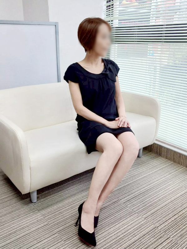 ※11月19日(水曜)【体験入店初日】癒し系のスレンダー美人妻♪『はづき』奥様がご出勤です！