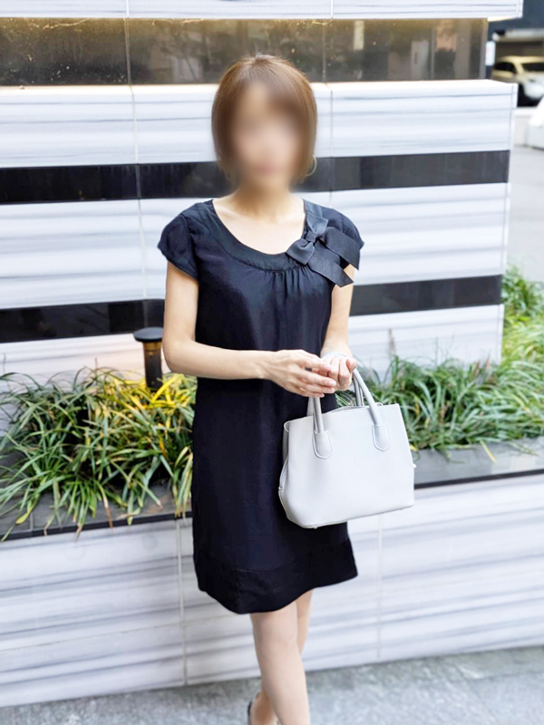 ※11月25日(火曜)【入店5日目】癒し系のスレンダー美人妻♪『はづき』奥様がご出勤です！