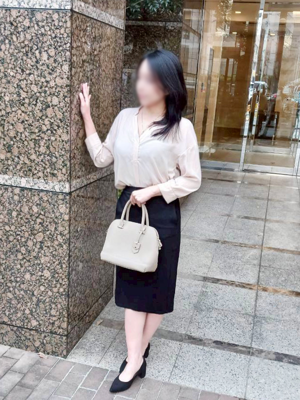 12月7日(日曜)【体験入店初日】美麗でセクシーな癒し系奥様♪『えま』奥様がご入店です！！